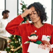 Manchmal kann das Weihnachten ziemlich stressig sein und sehr viel Energie abverlangen. ©Krakenimages.com – stock.adobe.com