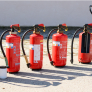 Feuerlöscher sollen ab 2024 deutlich umweltfreundlicher werden. Viele Altgeräte müssen daher entsorgt und ersetzt werden. Symbolbild: PIxabay