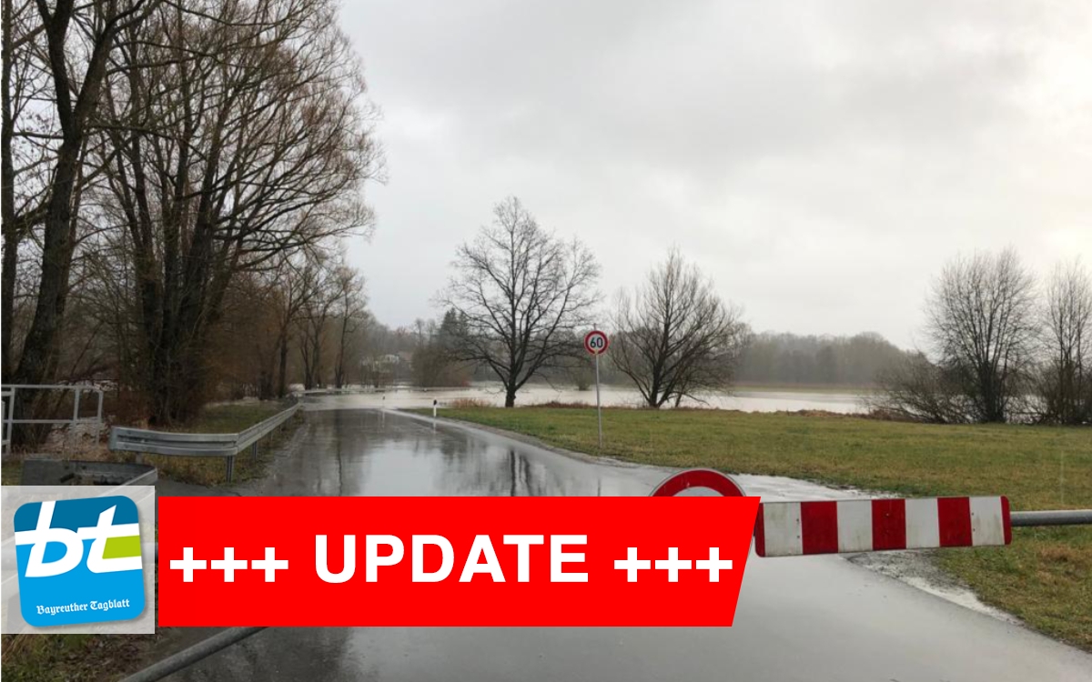 Zwischen Heinersreuth und Unterkonnersreuth ist die Straße wegen Hochwasser gesperrt. Foto: Johannes Pitroff