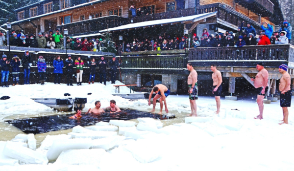 Im Rahmen des Eisbadens am Fichtelsee 2024 findet eine Spendenaktion statt. Foto: Gemeinde Fichtelberg