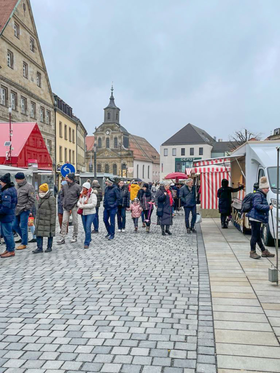 Zwischen Donnerstag, den 1. Februar 2024 und Sonntag, den 4. Februar 2024 konnten Interessierte den Lichtmessmarkt der Stadt Bayreuth auf dem Stadtparkett besuchen.