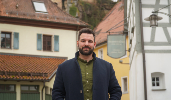 Christian Weber (35, Junge Liste) will Bürgermeister in Pottenstein werden. Foto: Bjarne Bahrs