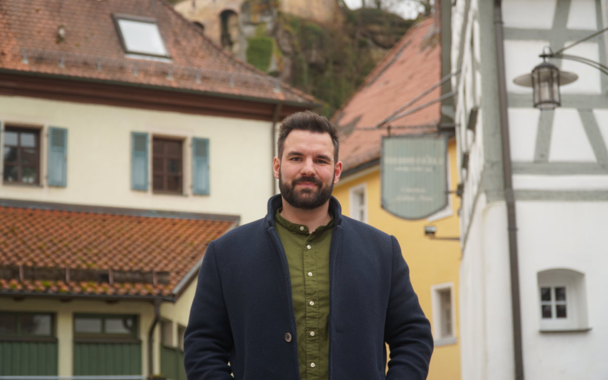 Christian Weber (35, Junge Liste) will Bürgermeister in Pottenstein werden. Foto: Bjarne Bahrs