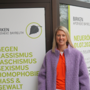 Neu-Betreiberin Simone Landwehr freut sich auf die Wiedereröffnung der Birken-Apotheke. Foto: Benedikt Günther