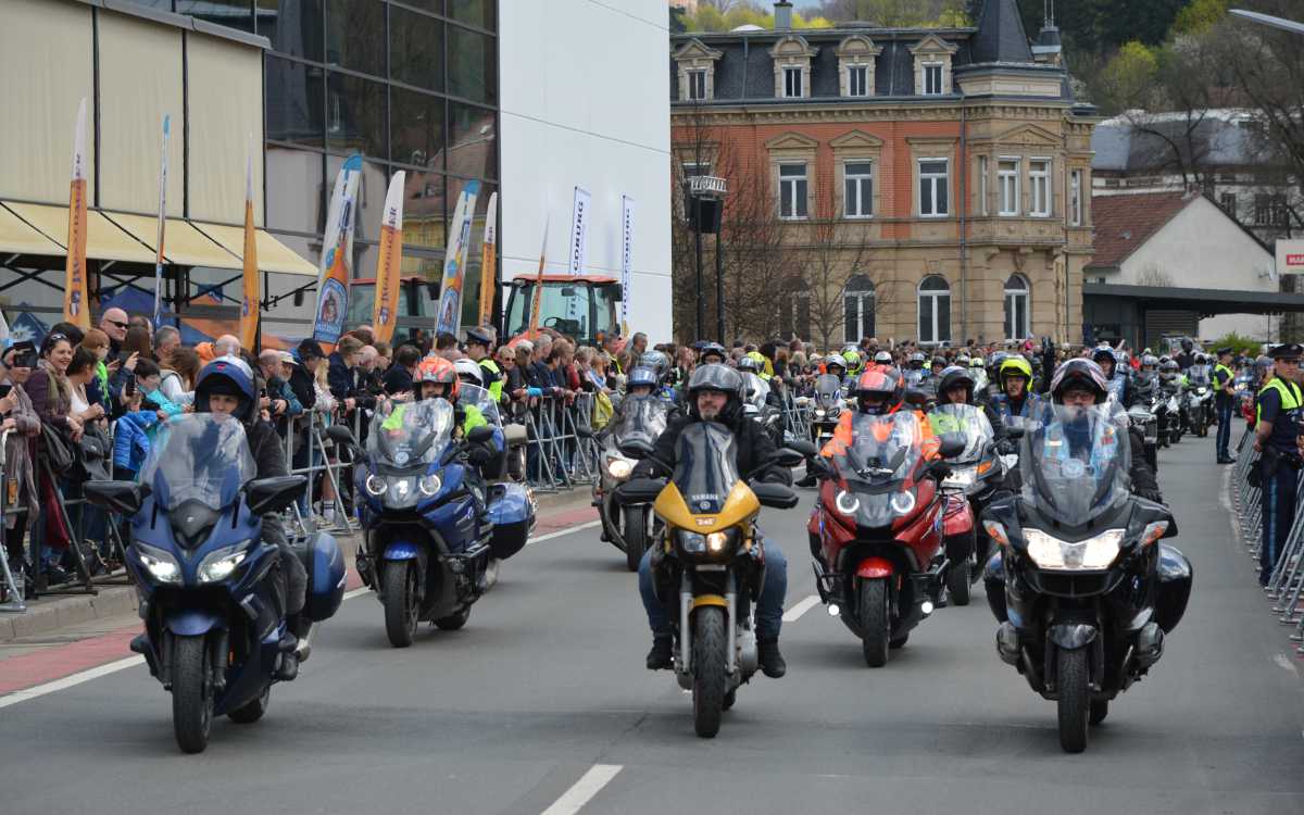 Im Zeichen der Leidenschaft und der Sicherheit steht die 21. Motorradsternfahrt am 27. und 28. April in Kulmbach. Foto: Kulmbacher Brauerei AG