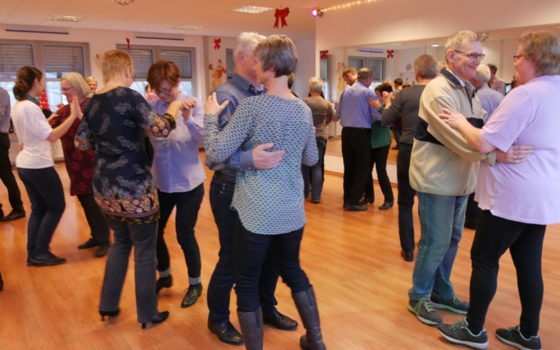 Bei den Workshops der Stiftung Perspektiven gehört Tanzen mit zum Programm. Foto: Stiftung Perspektiven