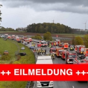 Bei einer Massenkarambolage aufder A70 im Landkreis Kulmbach wurden etwa 20 Personen verletzt. Foto: NEWS5 / DESK