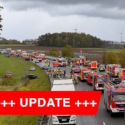 15 Verletzte und ein hoher Sachschaden waren das Ergebnis von gleich zwei Massenunfällen im Landkreis Kulmbach. Foto: NEWS5 / DESK